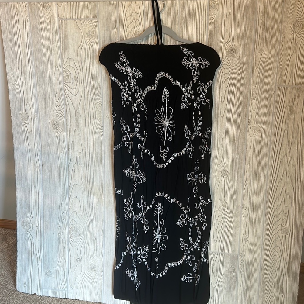 Woman’s maxi dress, size medium